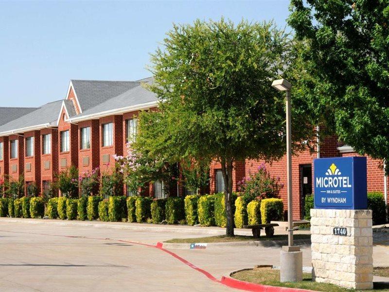 Travelodge By Wyndham Arlington/Dallas Area Esterno foto