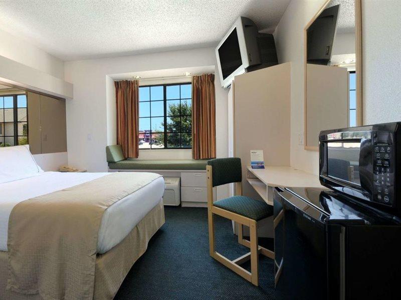 Travelodge By Wyndham Arlington/Dallas Area Esterno foto