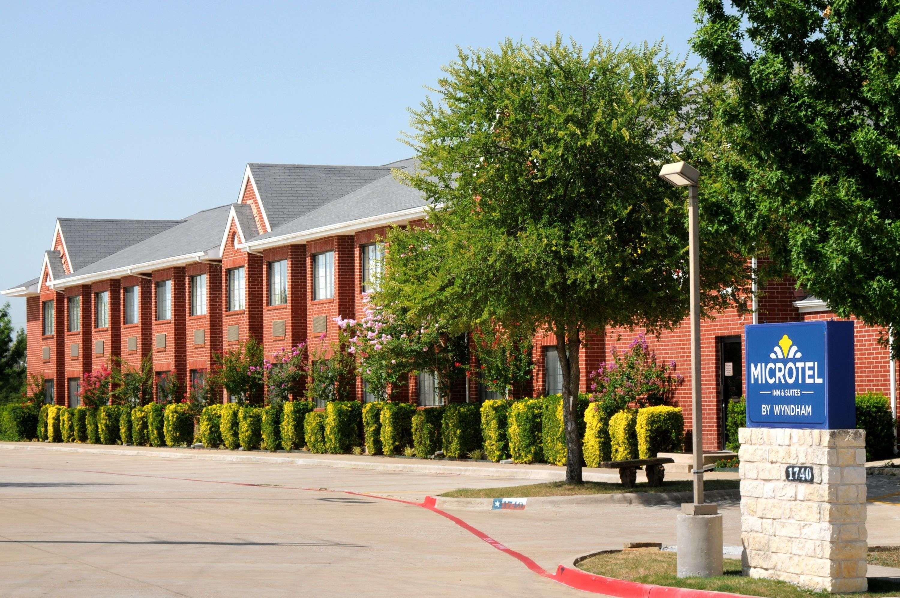 Travelodge By Wyndham Arlington/Dallas Area Esterno foto