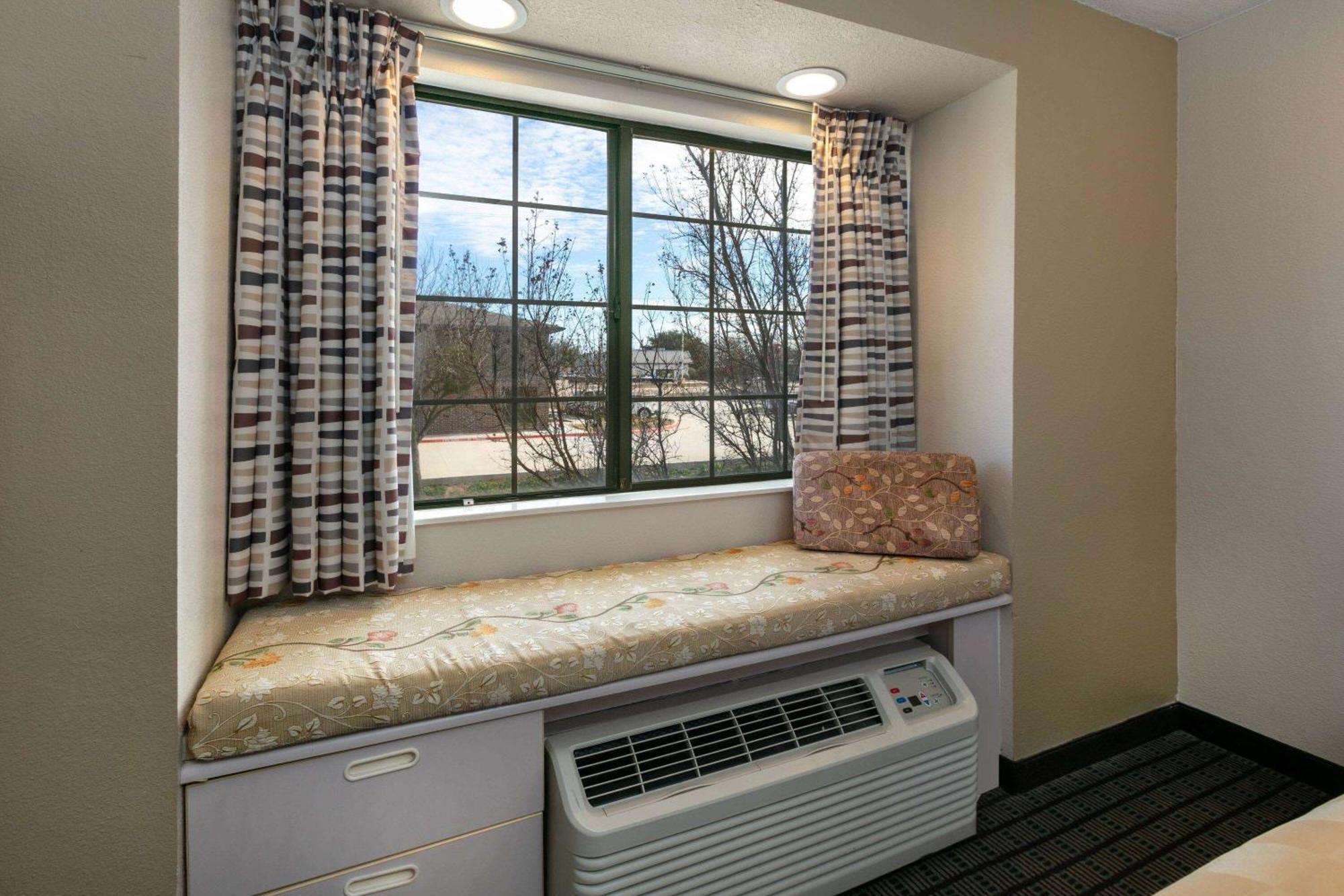 Travelodge By Wyndham Arlington/Dallas Area Esterno foto