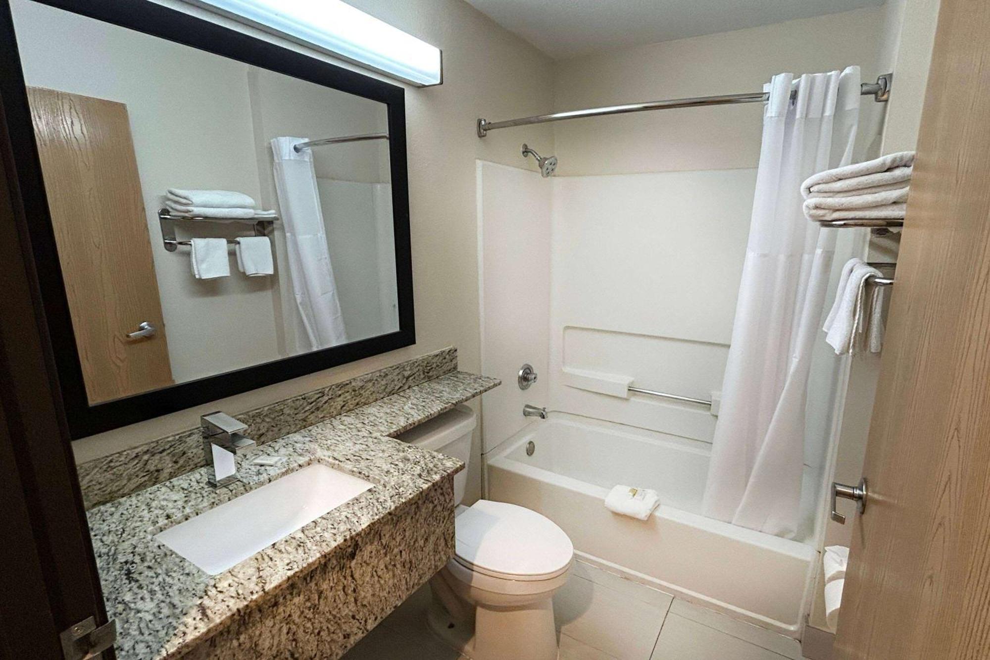 Travelodge By Wyndham Arlington/Dallas Area Esterno foto
