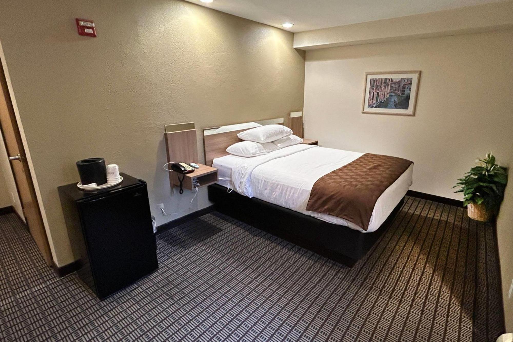 Travelodge By Wyndham Arlington/Dallas Area Esterno foto