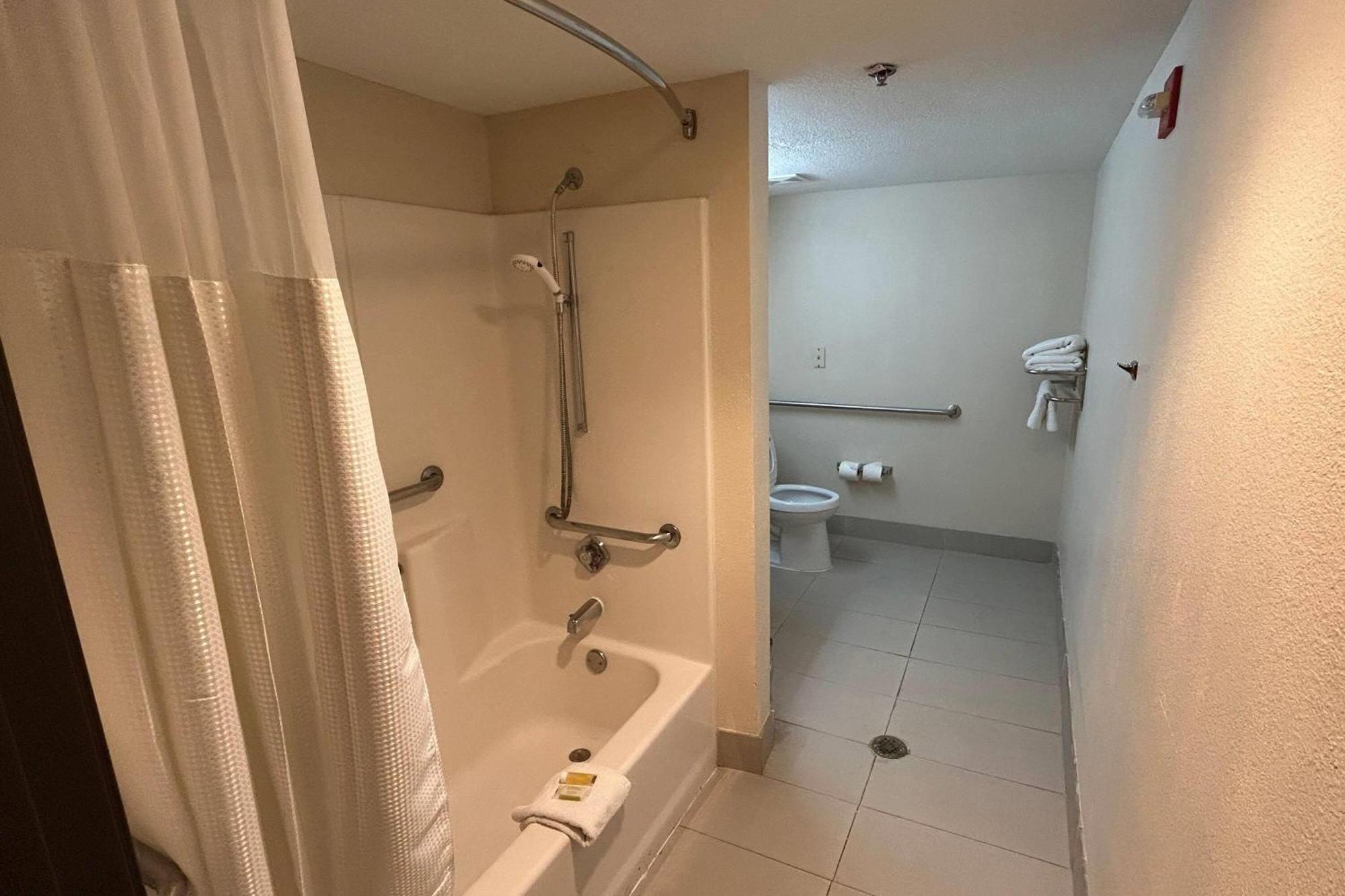 Travelodge By Wyndham Arlington/Dallas Area Esterno foto