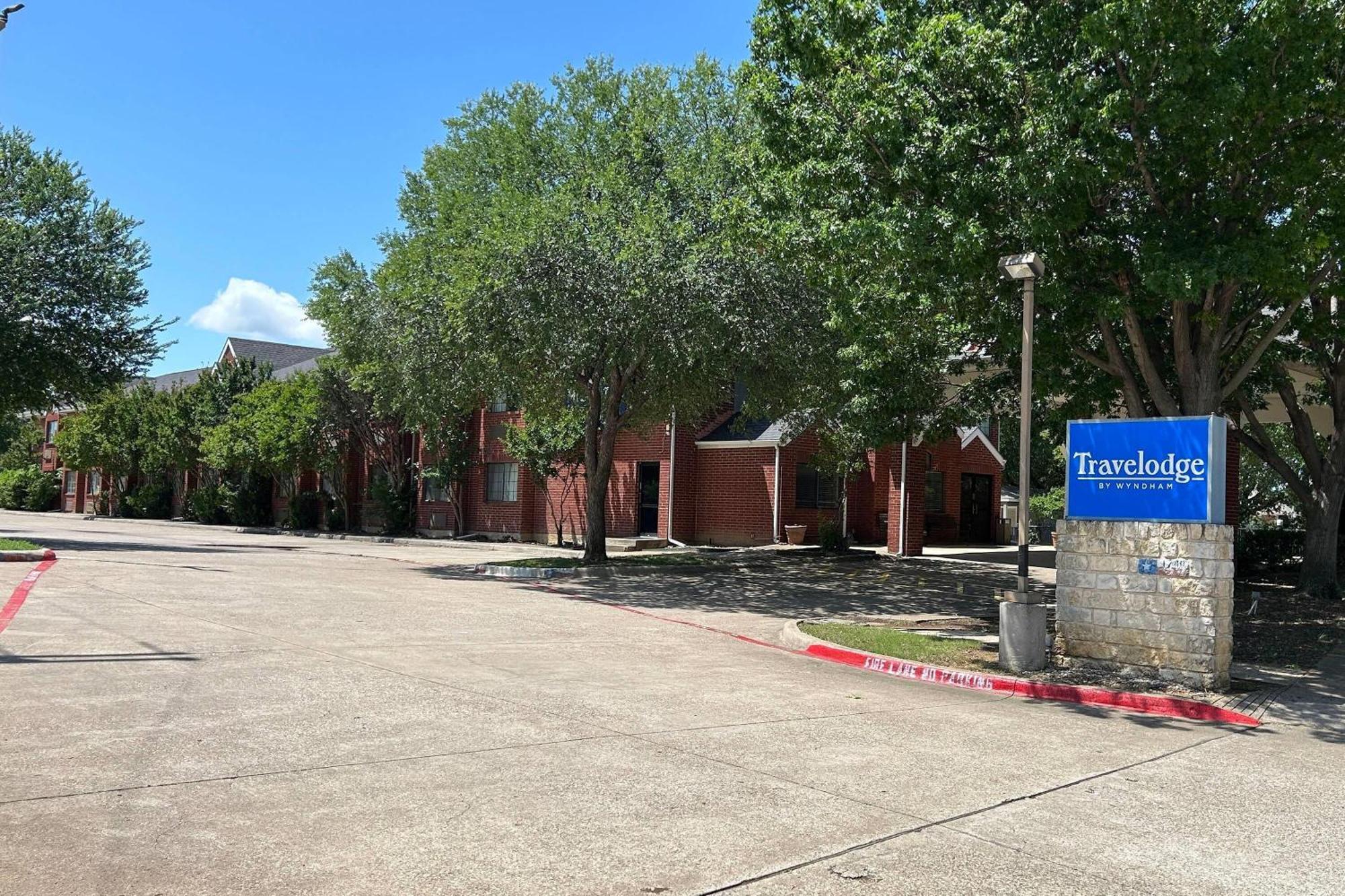 Travelodge By Wyndham Arlington/Dallas Area Esterno foto