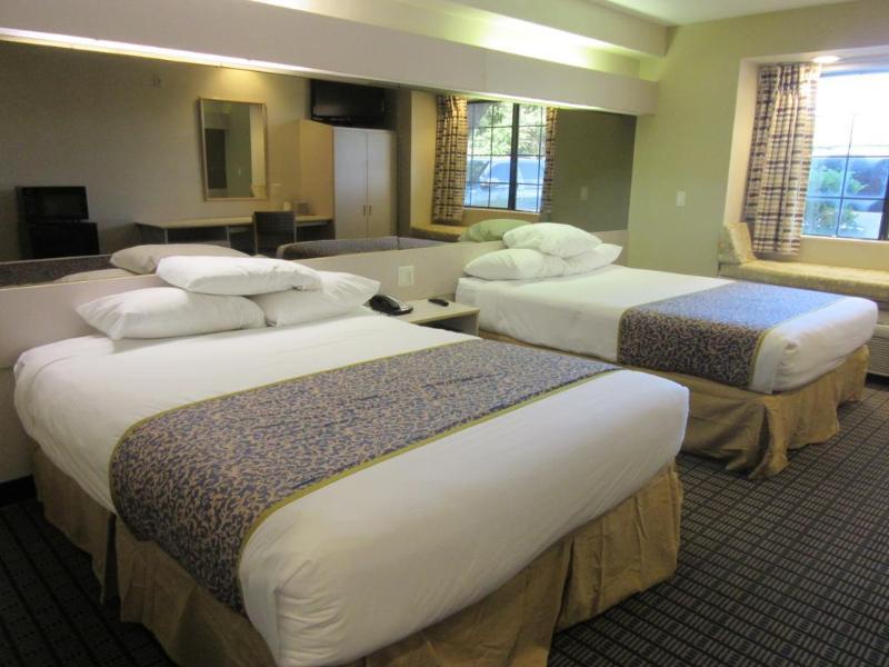 Travelodge By Wyndham Arlington/Dallas Area Esterno foto